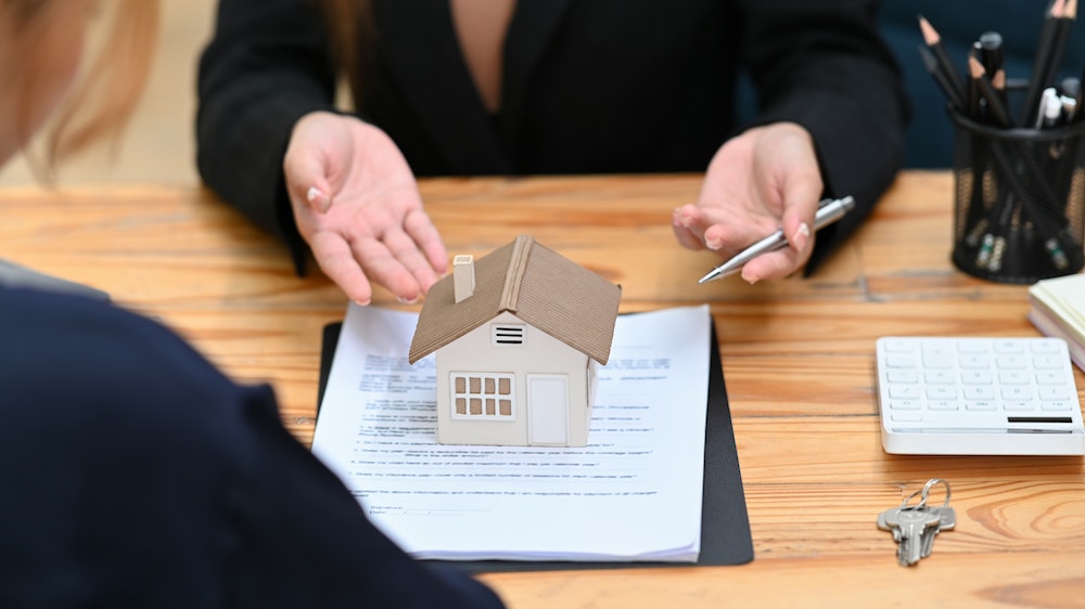 Travailler avec une agence immobilière : questions clés à poser avant de vous engager