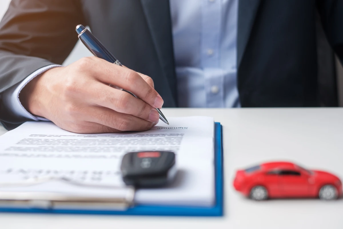 Assurance loyers impayés ou caution : comment choisir ?